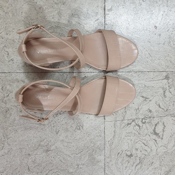 Women Beige Croc Textured Mid-Top Wedges Heels - Picture 5 of 9